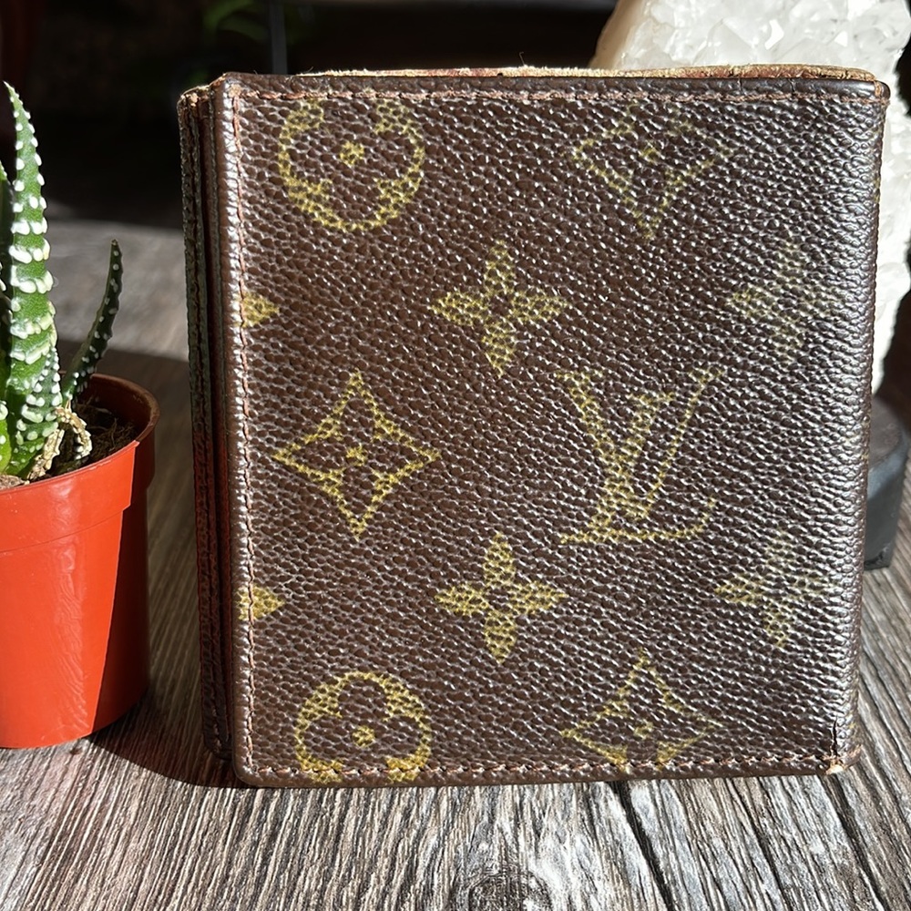 *sold* Vintage Louis Vuitton Billfold Wallet - Picture 3 of 8